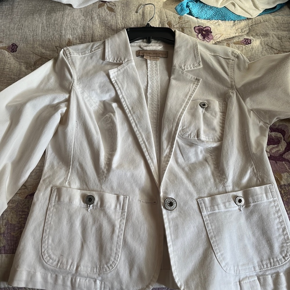 White Blazer culduroy, brand Bandolino blu M